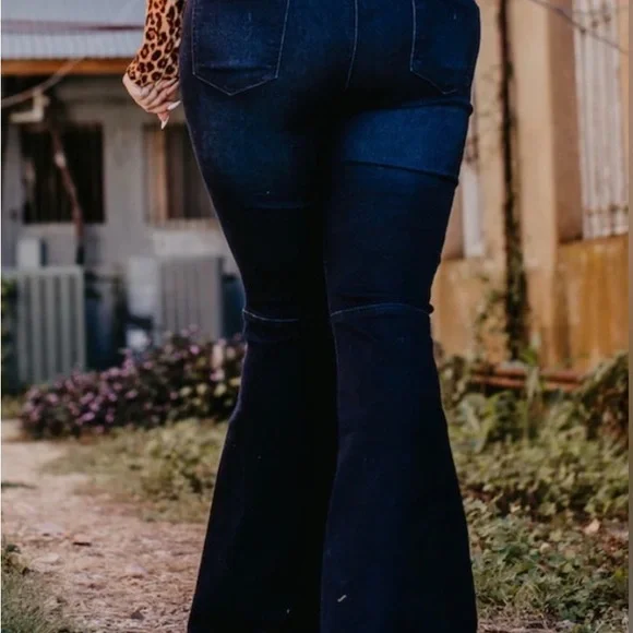 Women's Lucky & Blessed extreme flare dark wash distressed stretch jeans Sz 16 - Picture 2 of 12